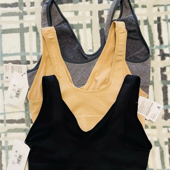 Hanes Get Cozy Bra, ( 4 ). Mixed Lot. New. - Picture 1 of 2